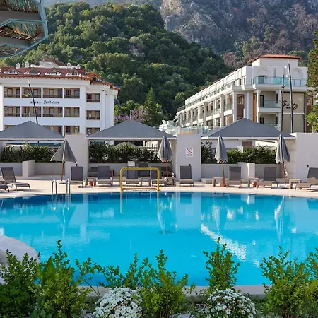Faros Premium Hotel