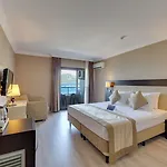 Hotel Faros Premium