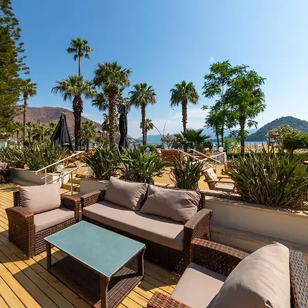 Ξενοδοχείο Faros Premium Μαρμαρίς