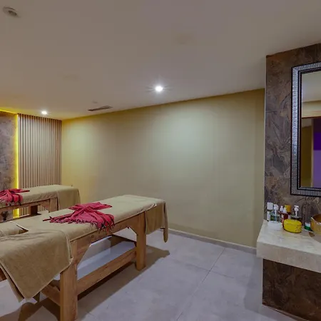 Faros Premium Szálloda 5*