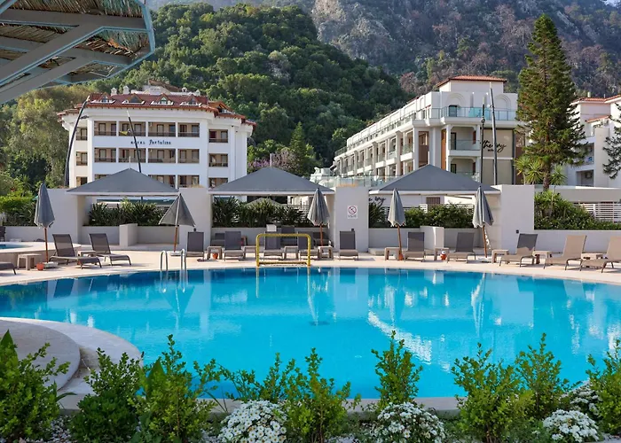 Faros Premium Hotel