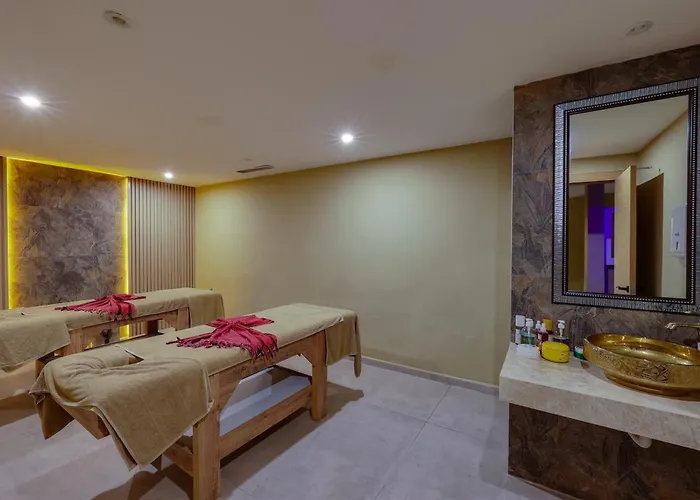 Faros Premium Hotel 5*