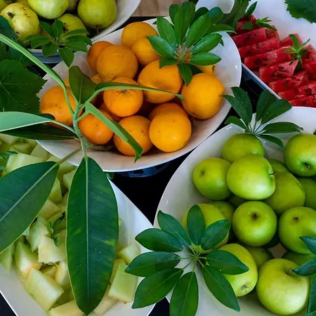 מלון Faros Premium 5*