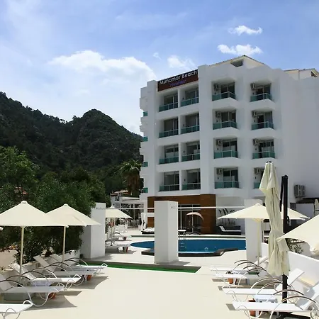 מלון Faros Premium 5*