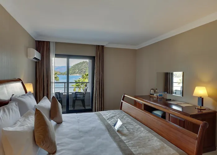 Hotel Faros Premium