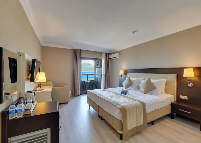 Hotel Faros Premium